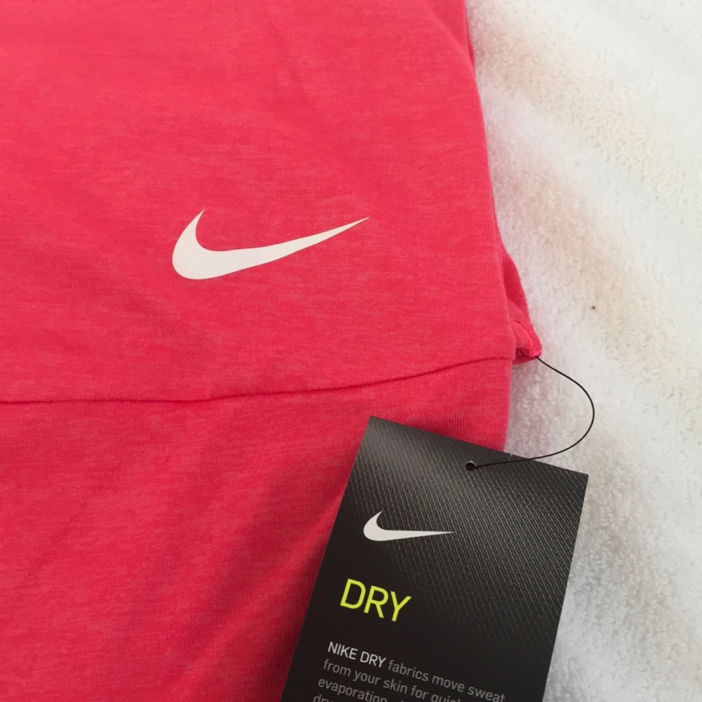 🌸2 for $30🌸 Nike top - Picture 2 of 5
